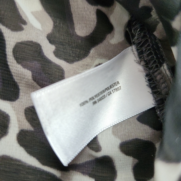 Old Navy Sheer Leopard Sleeveless Button Down Blouse - Picture 7 of 7